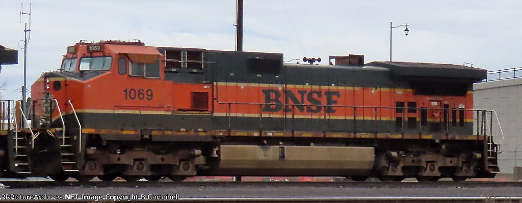 BNSF 1069
